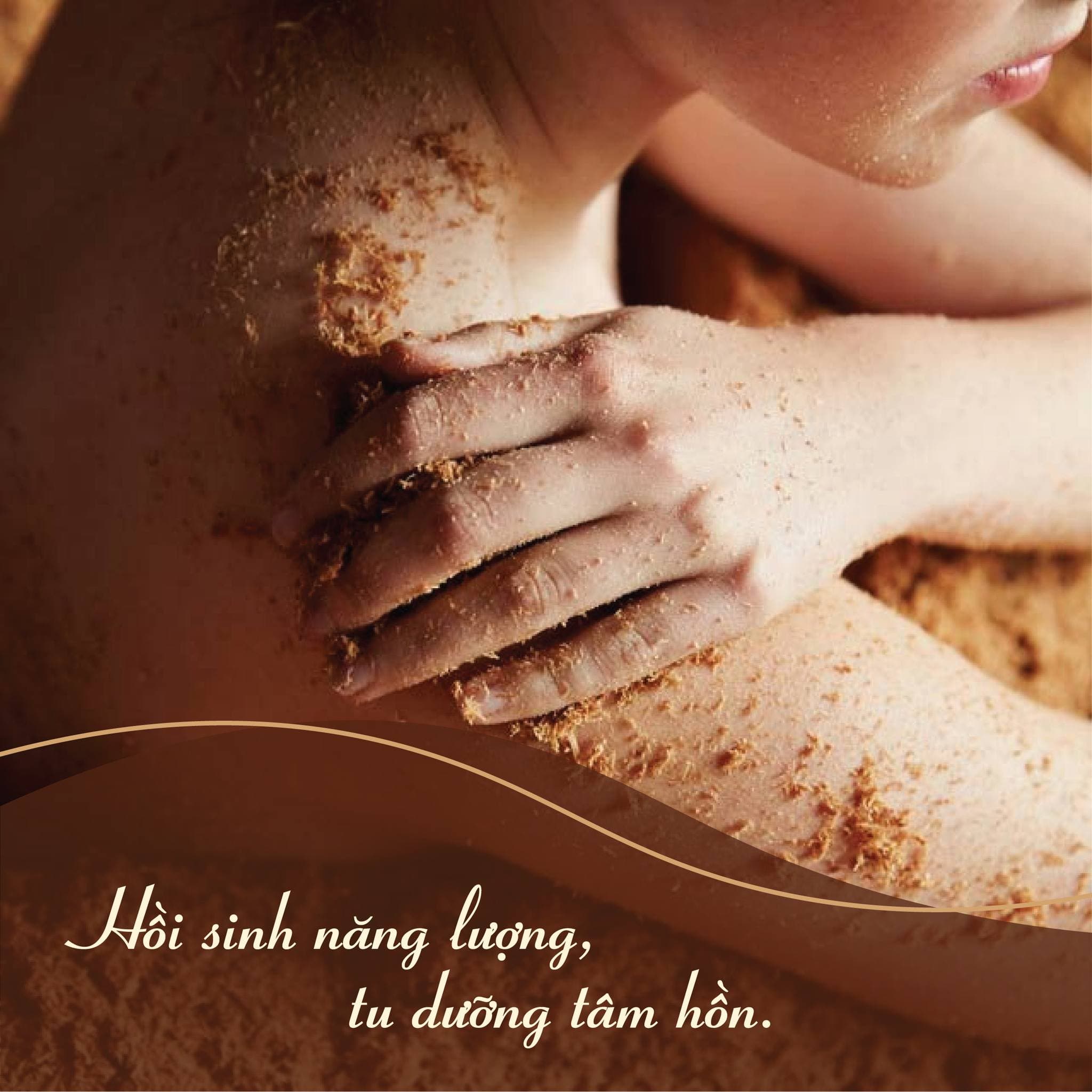 Khi ngâm trong bồn ủ, cơ thể sẽ hấp thụ nhiệt qua các lỗ chân lông, cung cấp các chất dinh dưỡng giàu oxy cho hệ tim mạch và cải thiện tuần hoàn máu. Đồng thời, quá trình thải độc qua da sẽ được đẩy nhanh, detox toàn cơ thể. 